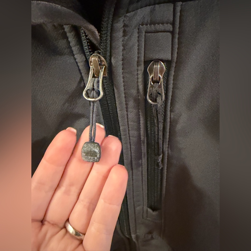 The North Face Men's Black & Gray Performance Softshell Jacket - Picture 4 of 6
